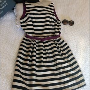 Black and white stripe dress with pockets!